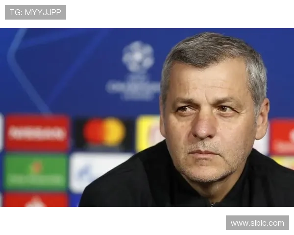 里昂控球能力持续提升,中场组织表现稳健