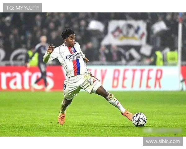 恩德里克与罗克:巴西新一代中锋数据与战术角色对比分析 恩德里克与罗克:巴西新一代中锋数据与战术角色对比分析